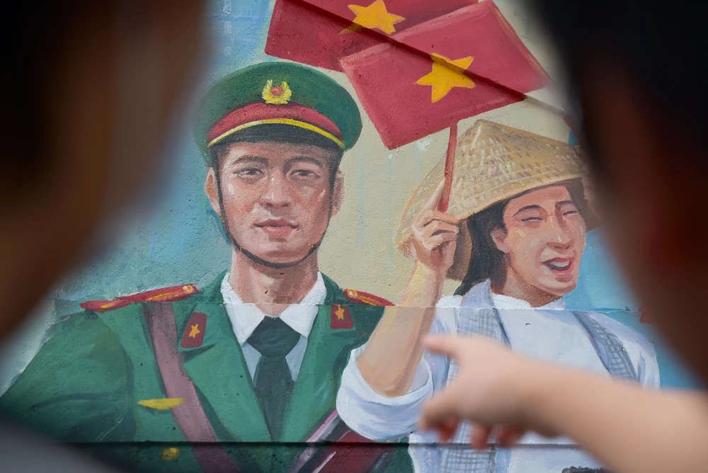 Khối diễu binh, tranh bích hoạ