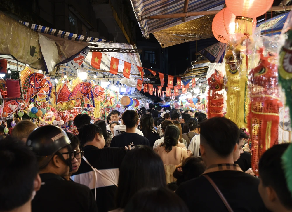 Phố lồng đèn, Lương Nhữ Học