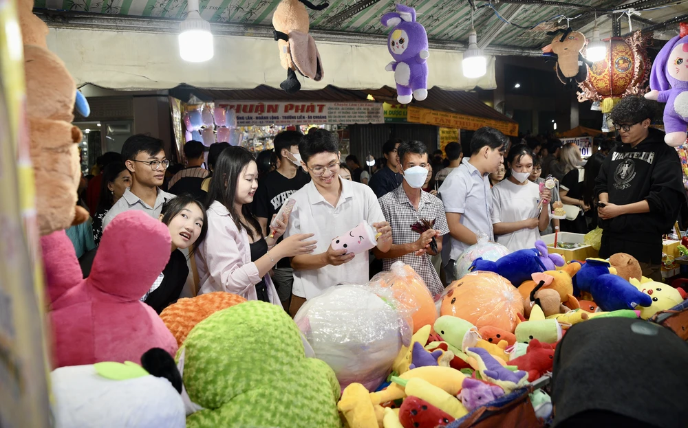 Phố lồng đèn, Lương Nhữ Học