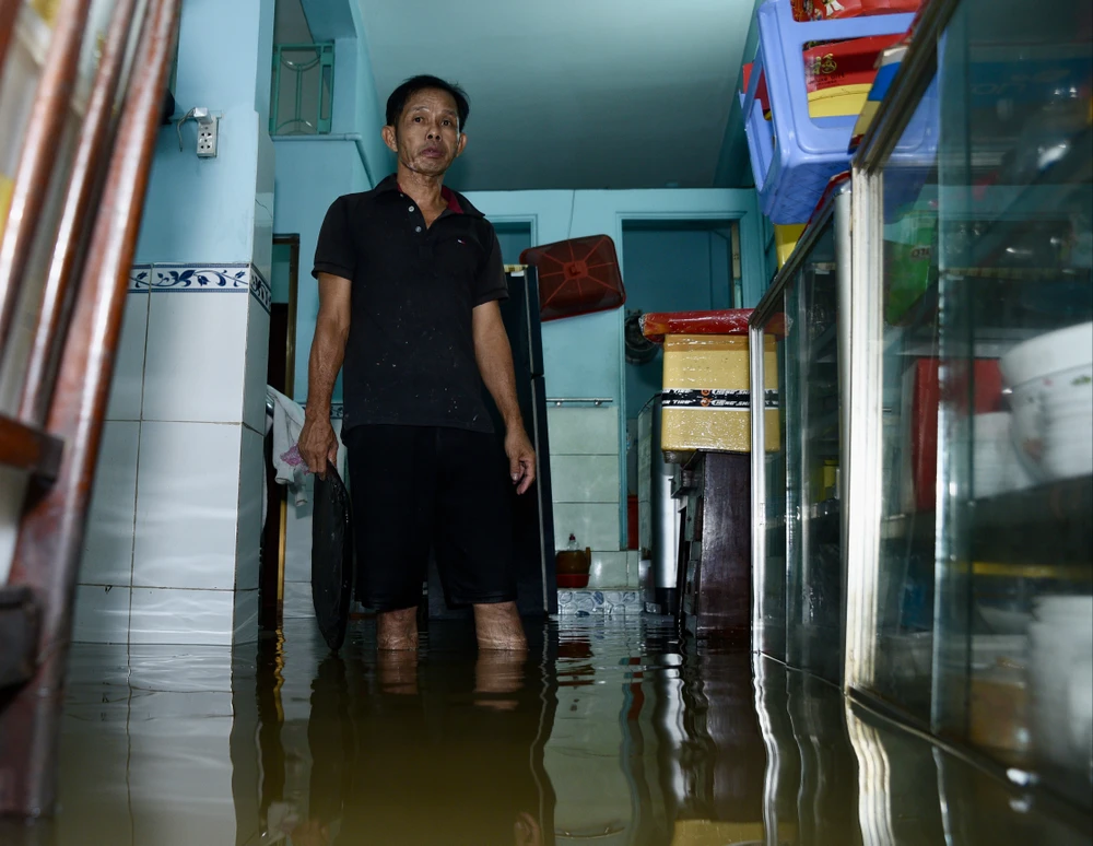 Triều cường dâng, trắng đêm tát nước, bán đảo thanh đa bình quới