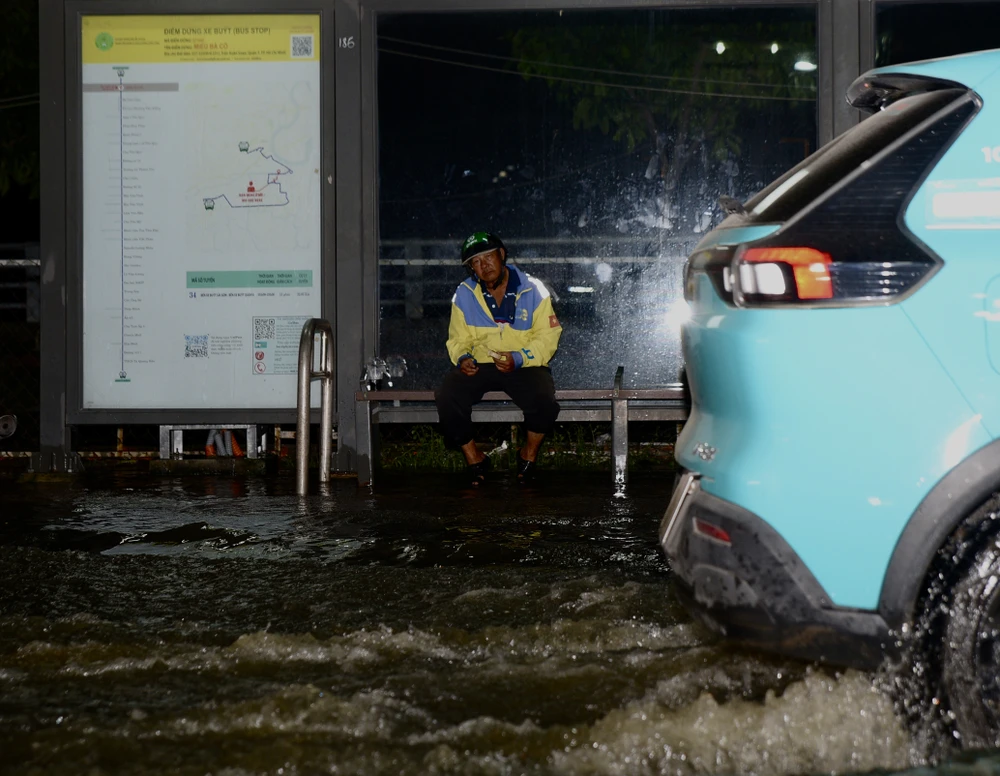 Triều cường dâng, cư xá ngân hàng,