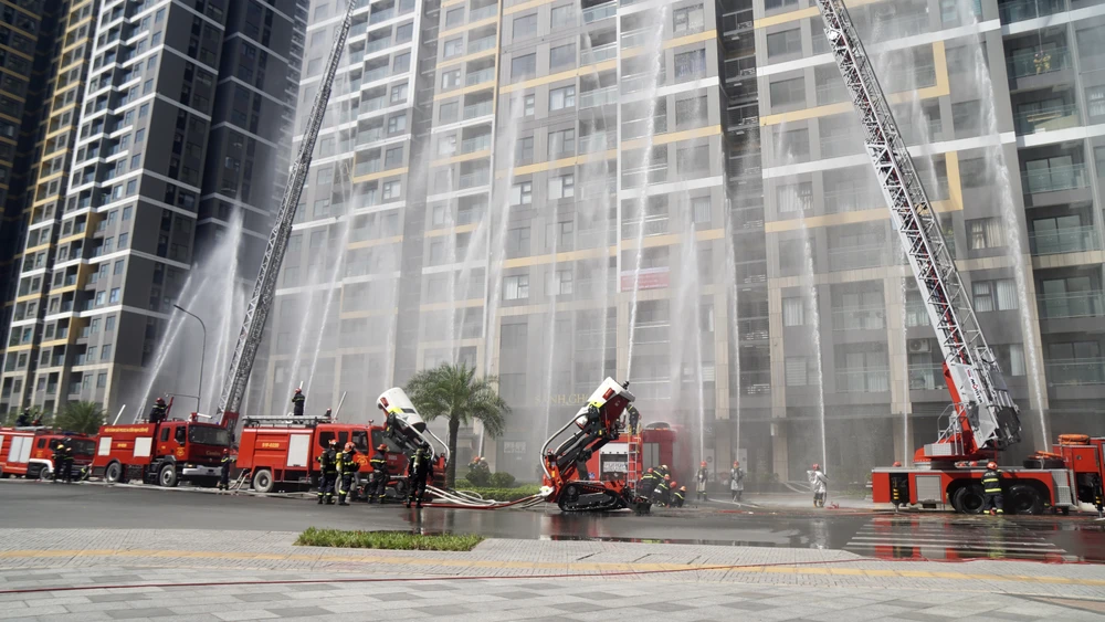 TP.HCM-diễn-tập-chữa-cháy-cứu-nạn-cứu-hộ-lớn-nhất-năm 2025 (62).JPG