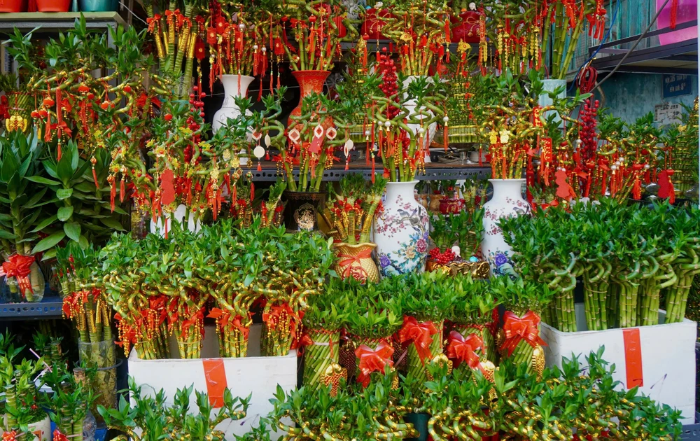 z7520633285158_2e7cbc427adeec714f71d249f611a123chợ Thiếc chợ vàng mã TP.HCM .jpg