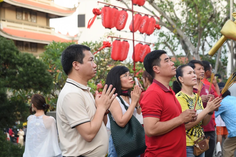 DSC_7217- Tết - đi chùa - xuân - Bính Ngọ - chùa Vĩnh Nghiêm -.JPG