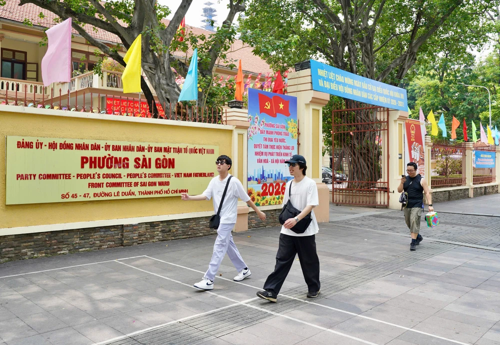 bầu cử-cờ hoa- đại biểu- TP.HCM- khẩu hiệu (19).jpg