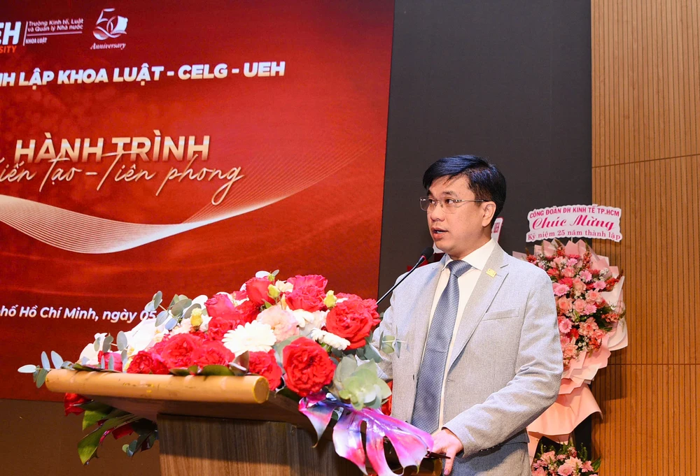 Lễ kỷ niệm 25 năm thành lập Khoa Luật UEH (13).jpg