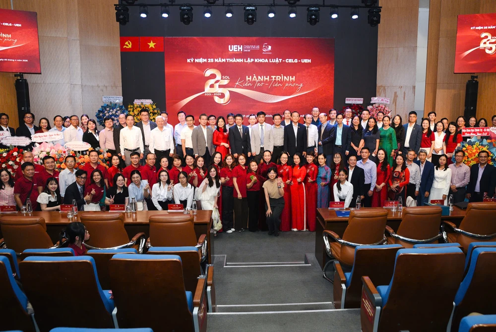 Lễ kỷ niệm 25 năm thành lập Khoa Luật UEH (3).jpg