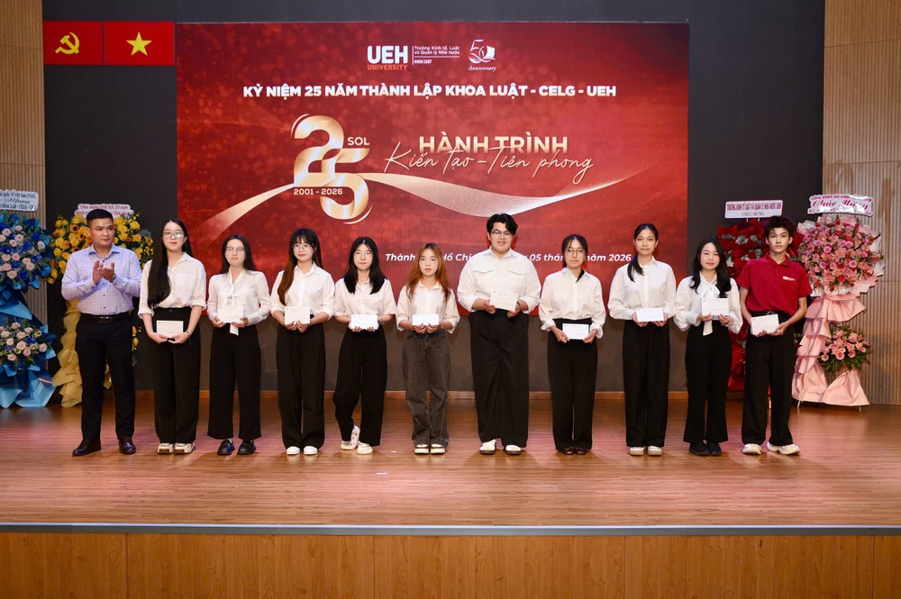 Lễ kỷ niệm 25 năm thành lập Khoa Luật UEH (4).jpg