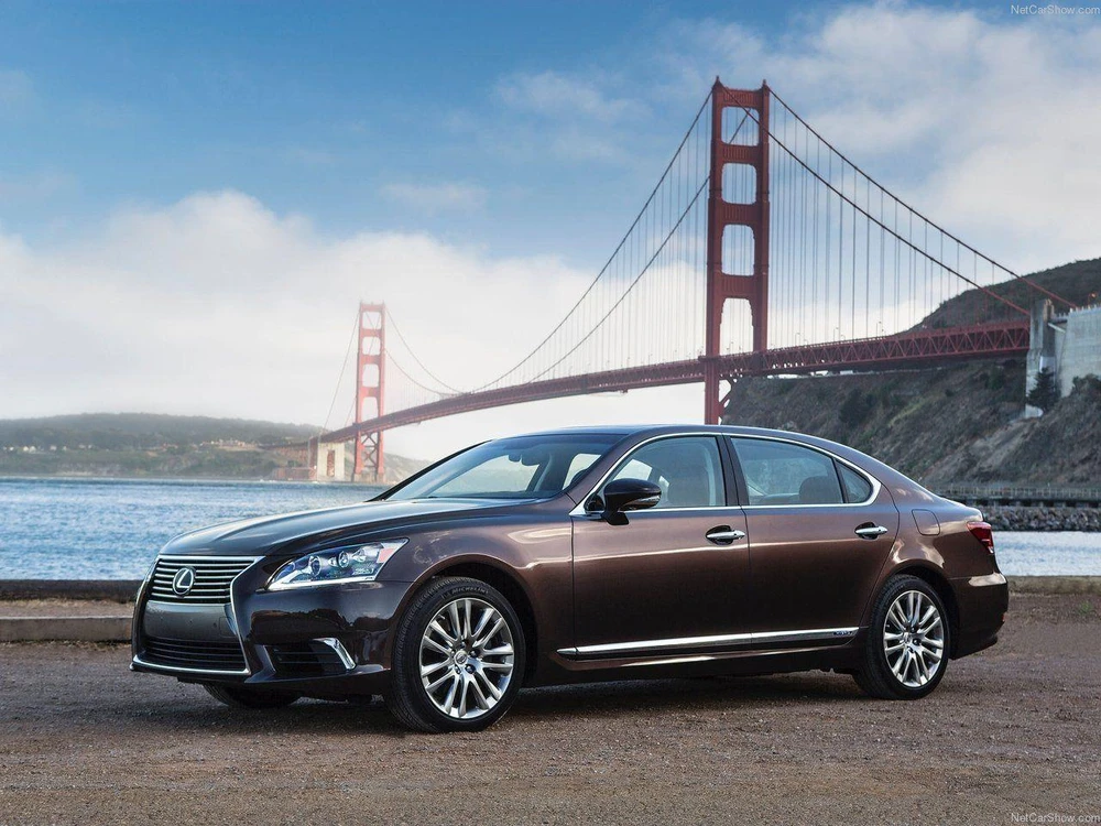Lexus LS 600HL 2013 trở thành một chiếc xe được đánh giá cao và đáng được khen ngợi. Ảnh: Hotcars.