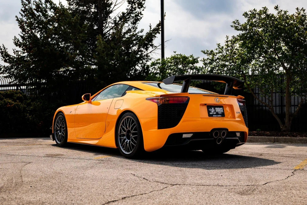 Lexus LFA là một trong những siêu xe tốt nhất từng được sản xuất. Ảnh: Hotcars.