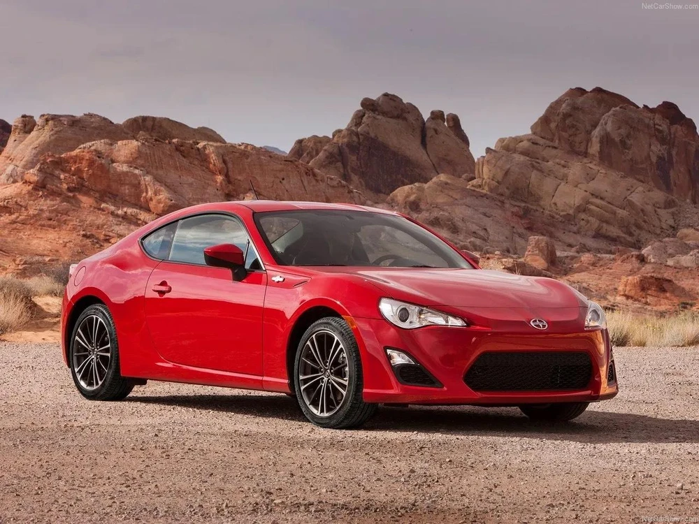 Scion FR-S 2013. Ảnh: Hotcars.