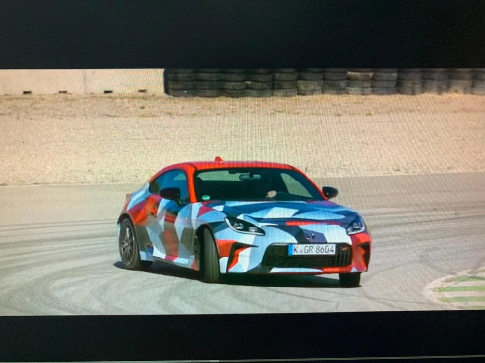 Những chiếc xe thể thao giá rẻ tốt nhất năm 2022 ảnh 2