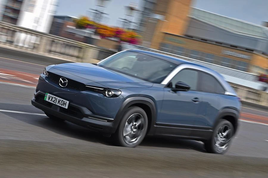 Mazda MX-30 là một chiếc xe hấp dẫn. Ảnh: Autocar.