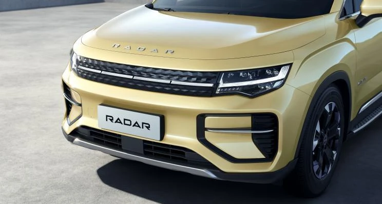 Radar RD6 được thiết kế phía trước có dải đèn LED chiếu sáng ngay cả ban ngày. Ảnh: Chinapev.