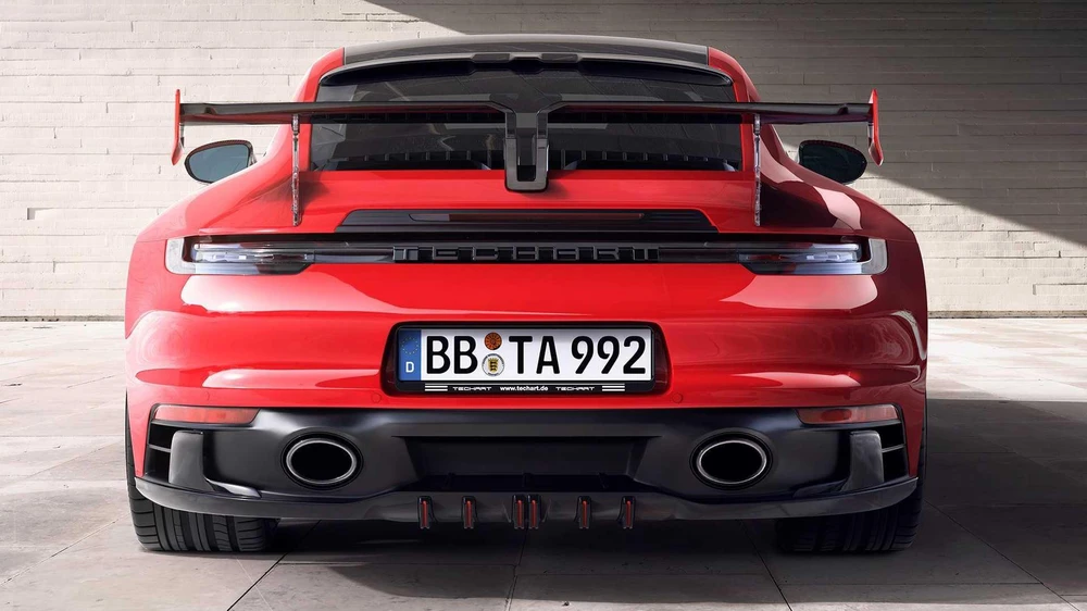 911 GTS có tốc độ tối đa là 199 dặm/giờ (320 km/h). Ảnh: Moto1.