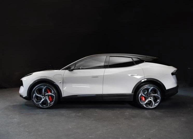 Thân xe được thiết kế hai đường eo. Ảnh: Chinapev.