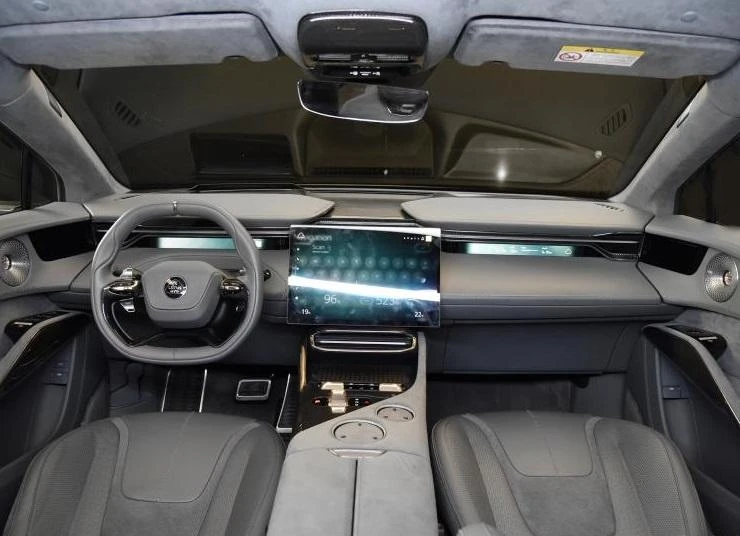 Chiếc xe cũng được trang bị 12 radar siêu âm. Ảnh: Chinapev.