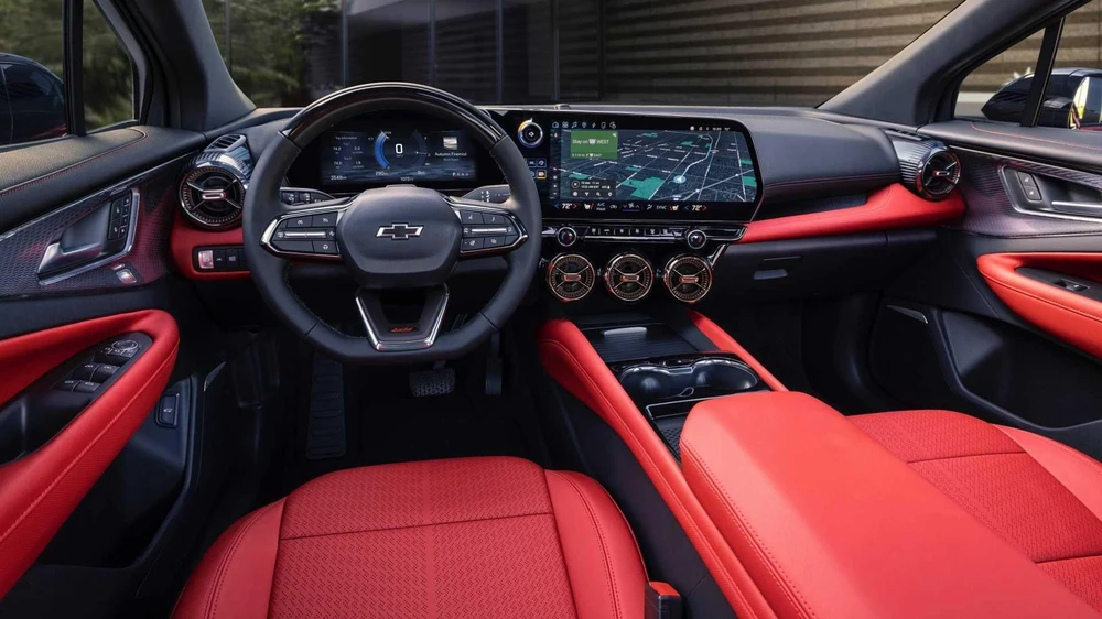 Blazer EV được trang bị nội thất với một màn hình thông tin giải trí lớn. Ảnh: Moto1.