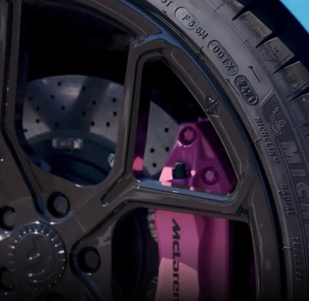 McLaren 650S đạt tốc độ từ 0- 62 dặm/giờ (tương đương 100km/h) trong 3 giây. Ảnh: Autoevolution.