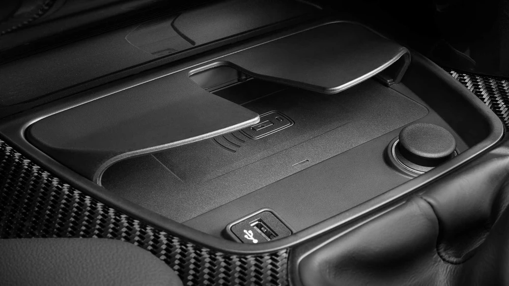 Xe được trang bị nội thất hiện đại. Ảnh: Moto1.