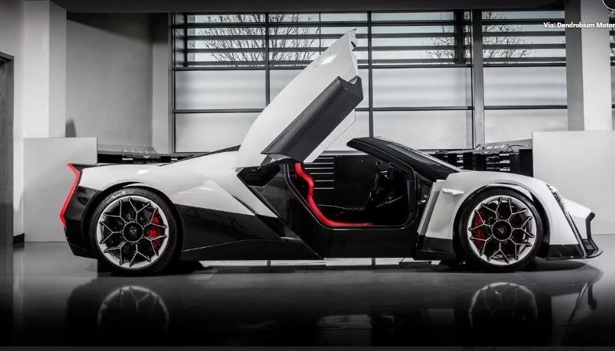 Chiếc xe thiết kế chỗ ngồi thấp và có trọng là 3858 lbs. Ảnh Hotcars.