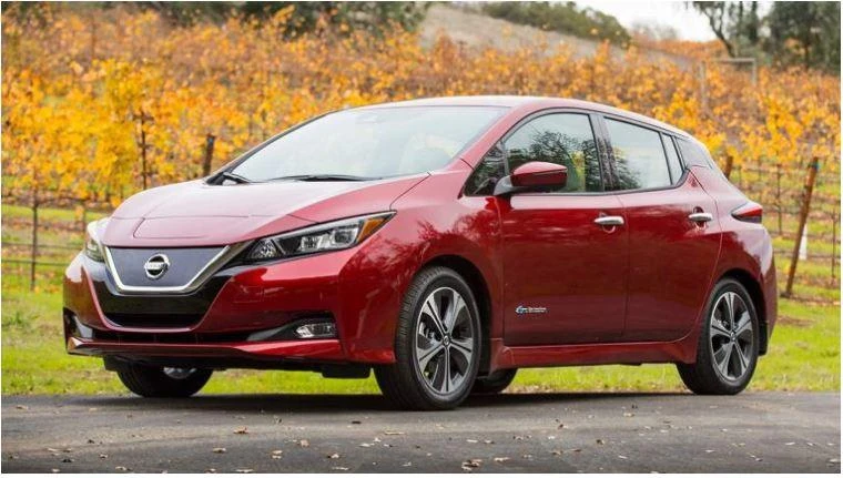 Nissan Leaf 2018 khả năng tiết kiệm nhiên liệu là 112 MPGe (2,1 lít) kết hợp. Ảnh: Kbb.