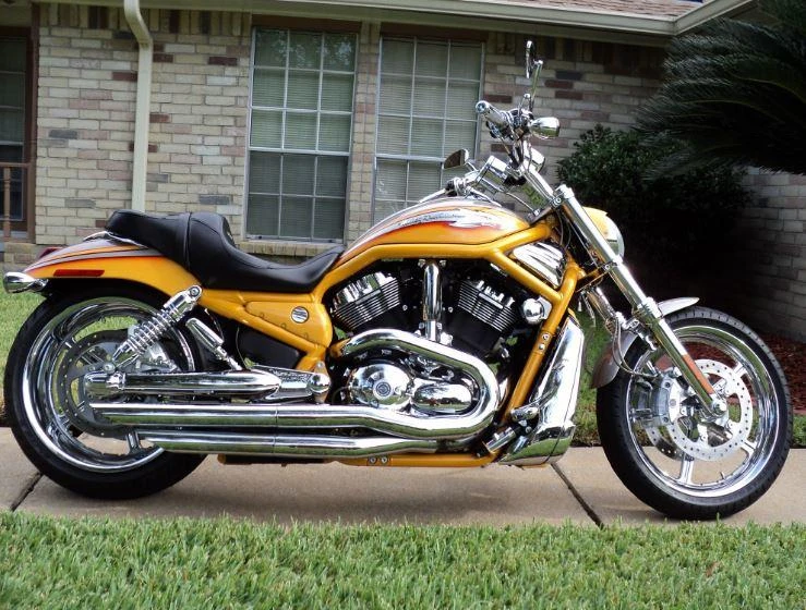 Harley-Davidson V-Rod là chiếc mô tô được thiết kế vẻ ngoài cuốn hút. Ảnh: Hotcars.