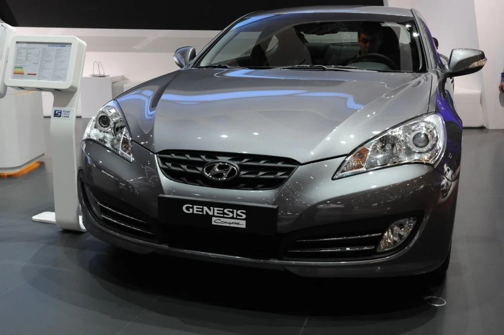 Genesis Coupe là một chiếc xe thể thao 4 chỗ ngồi. Ảnh: Motorbiscuit.