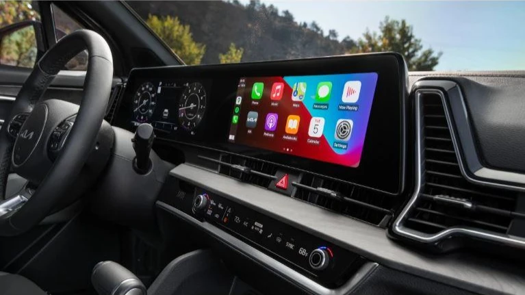 Cách xóa dữ liệu cá nhân khỏi ô tô trước khi bán. Ảnh: Motorbiscuit.