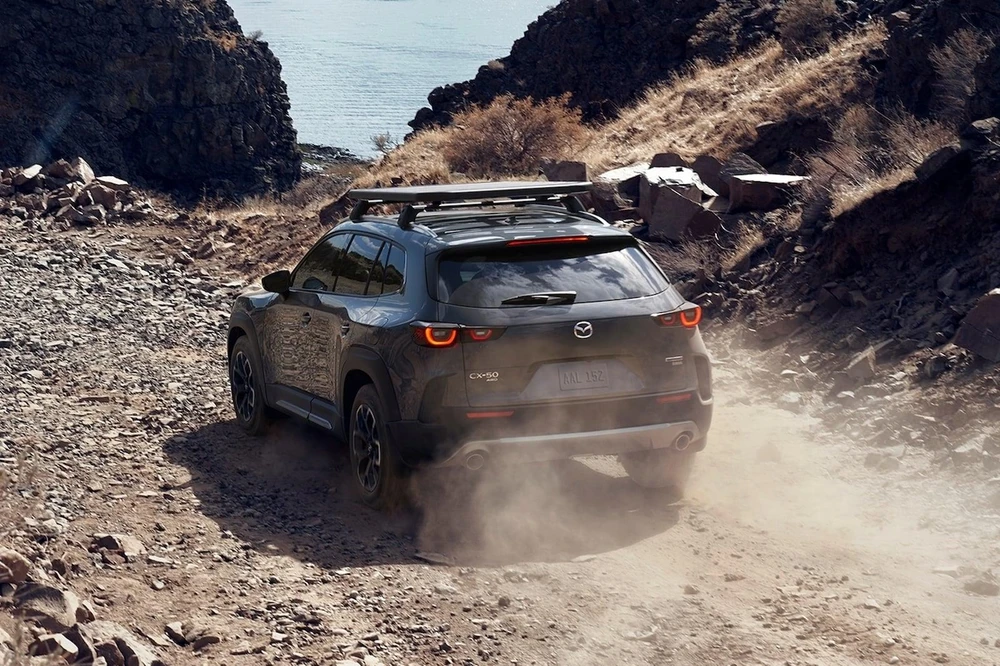 Mazda đã giảm xuống mức thấp nhất trong những năm qua là 650 USD/xe. Ảnh: Carbuzz.