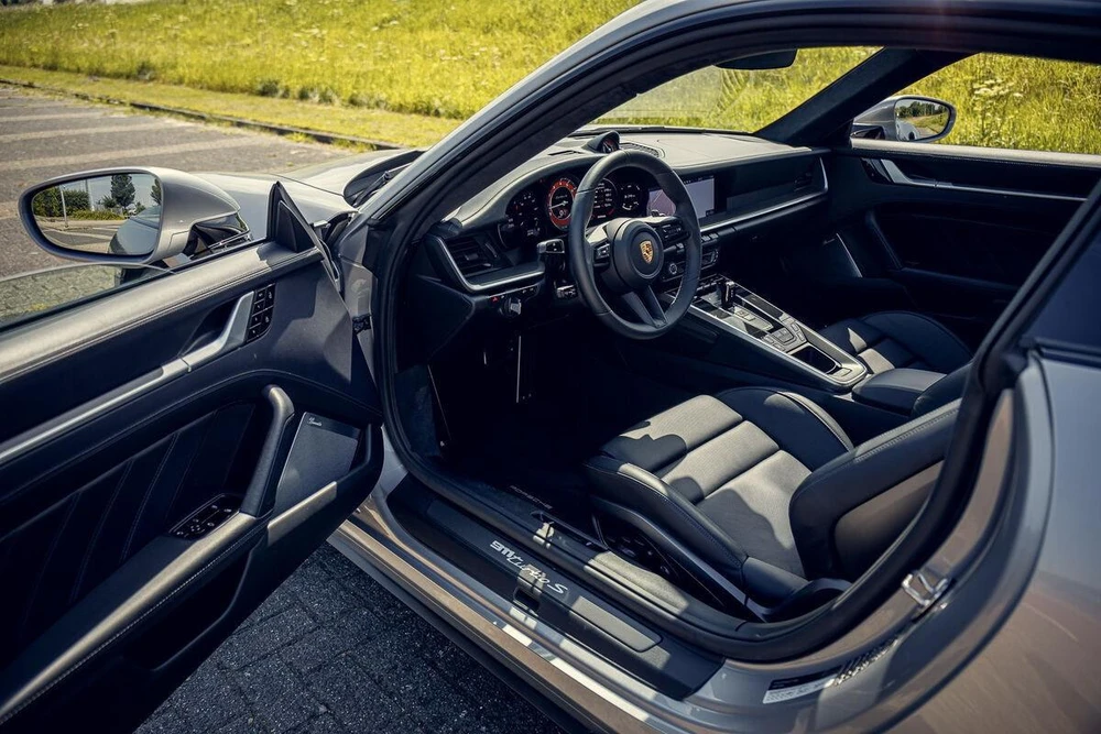 Chiếc Turbo S này có những nét đặc trưng của siêu xe. Ảnh: Autoevolution.