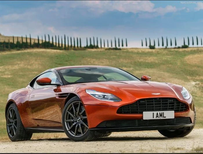 Aston Martin DB11 có giá từ 205,000 USD trở lên. Ảnh: Hotcars.