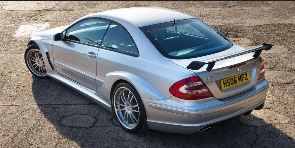 Mercedes-Benz CLK DTM AMG - 199 MPH. Ảnh: Hotars.