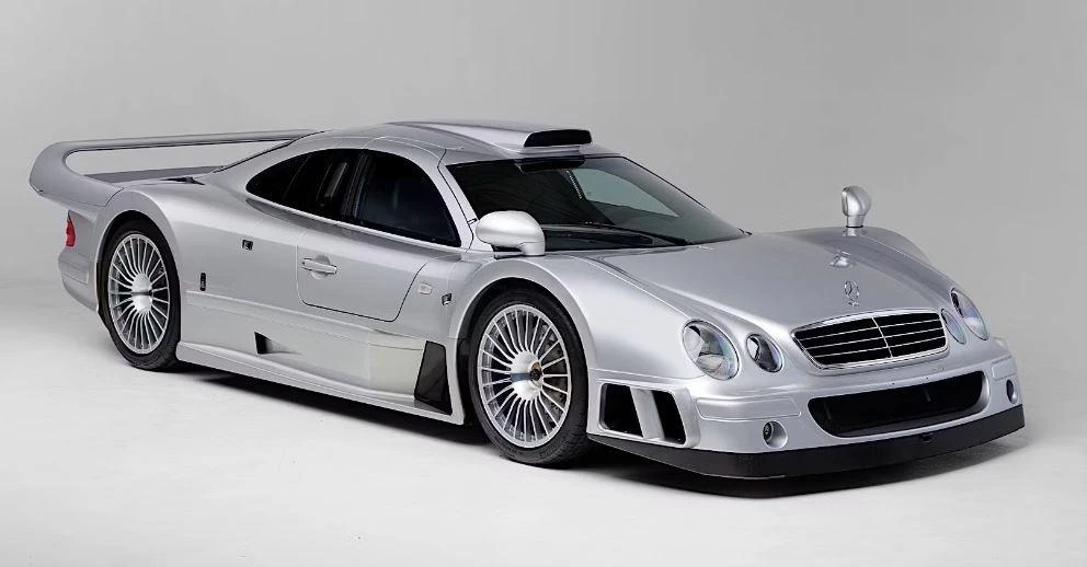 Mercedes-Benz CLK GTR - 214 MPH. Ảnh: Hotcars.
