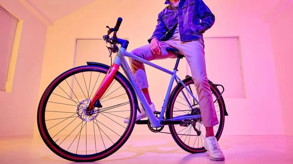 Xe được trang bị pin Ebikemotion X35 250W cho phép đi được khoảng 50 dặm (tương đương 80 km) chỉ với một lần sạc trong 4 giờ. Ảnh: Techradar.