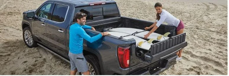 Xe bán tải có không gian chứa hàng hóa. Ảnh: Motorbiscuit.