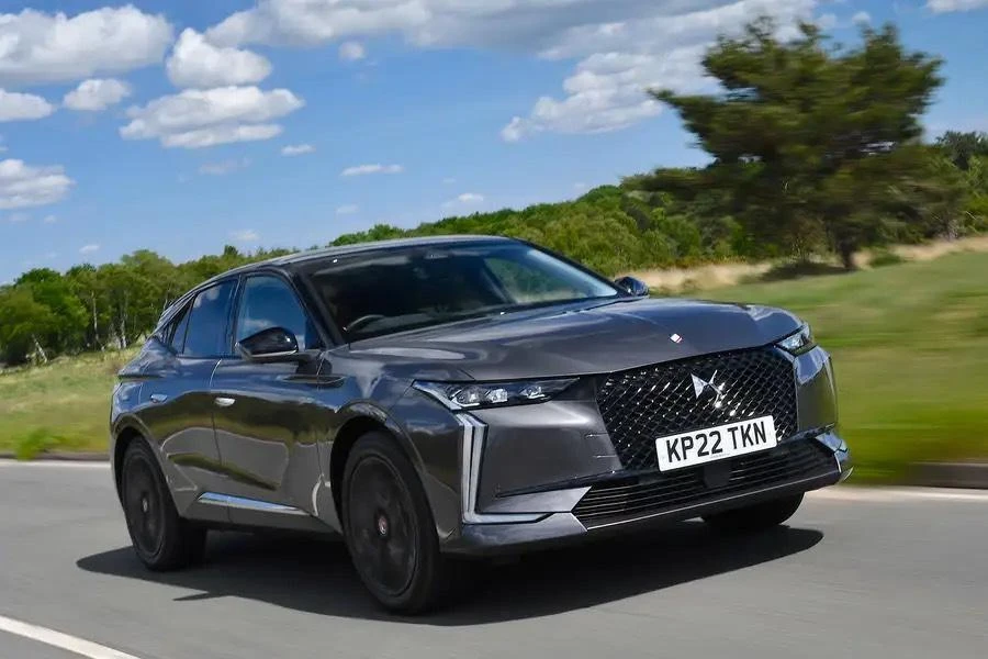 BMW 545e xDrive. Ảnh: Autocar.