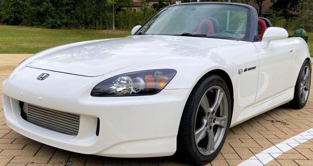 Honda S2000. Ảnh: Hotcars.