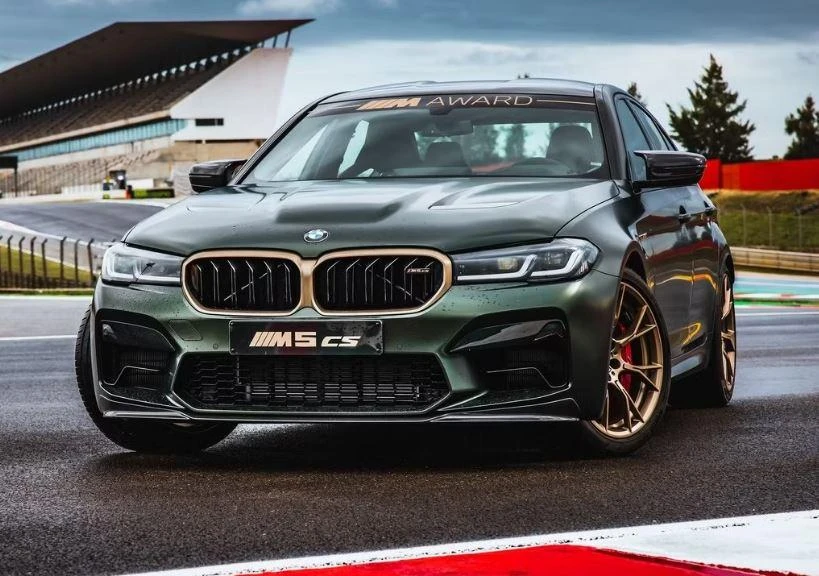BMW M5. Ảnh: Hotcars.