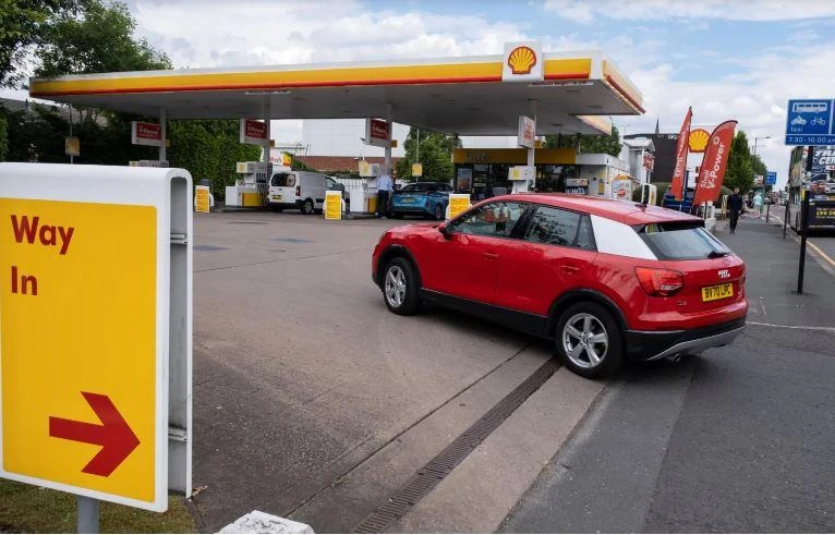 Các tuyến đường thành phố không tốt cũng ảnh hưởng tới tiêu hao nhiên liệu. Ảnh: Motorbiscuit.