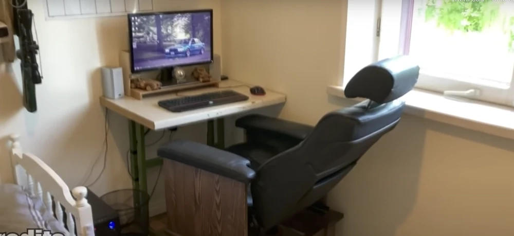 Ghế xoay này có từ những năm 50, được trang bị trên chiếc xe Chrysler. Ảnh: Motorbiscuit.