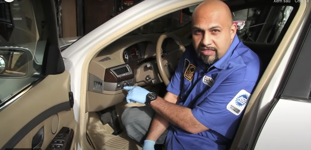 Không sử dụng phanh tay khi thời tiết đóng băng. Ảnh: Motorbiscuit.