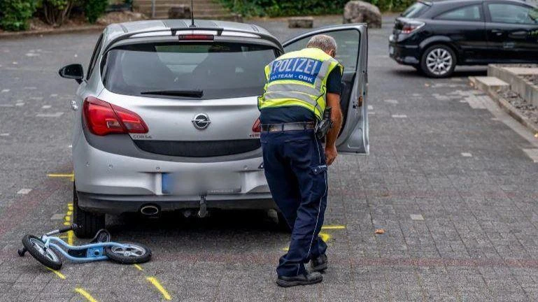 Một số cách để ngăn ngừa tai nạn ở bãi đậu xe. Ảnh: Motorbiscuit. Một số cách để ngăn ngừa tai nạn ở bãi đậu xe. Ảnh: Motorbiscuit.