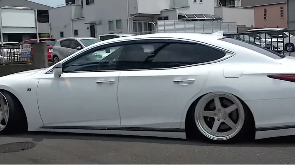 Những loại xe được cho là phong cách VIP. Ảnh: Motorbiscuit.