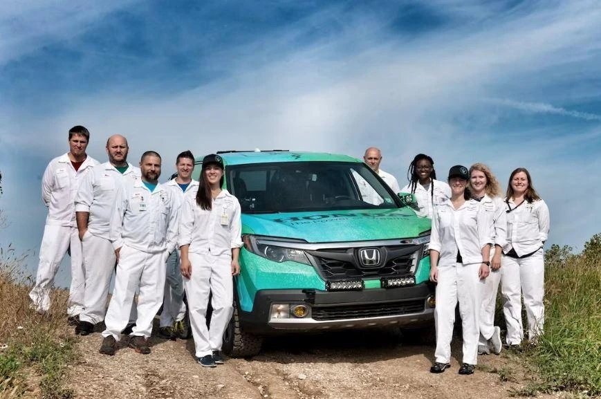 Các nhà sản xuất ô tô sẽ giảm đầu tư nếu nhu cầu về xe điện sẽ giảm. Ảnh: Hotcars.