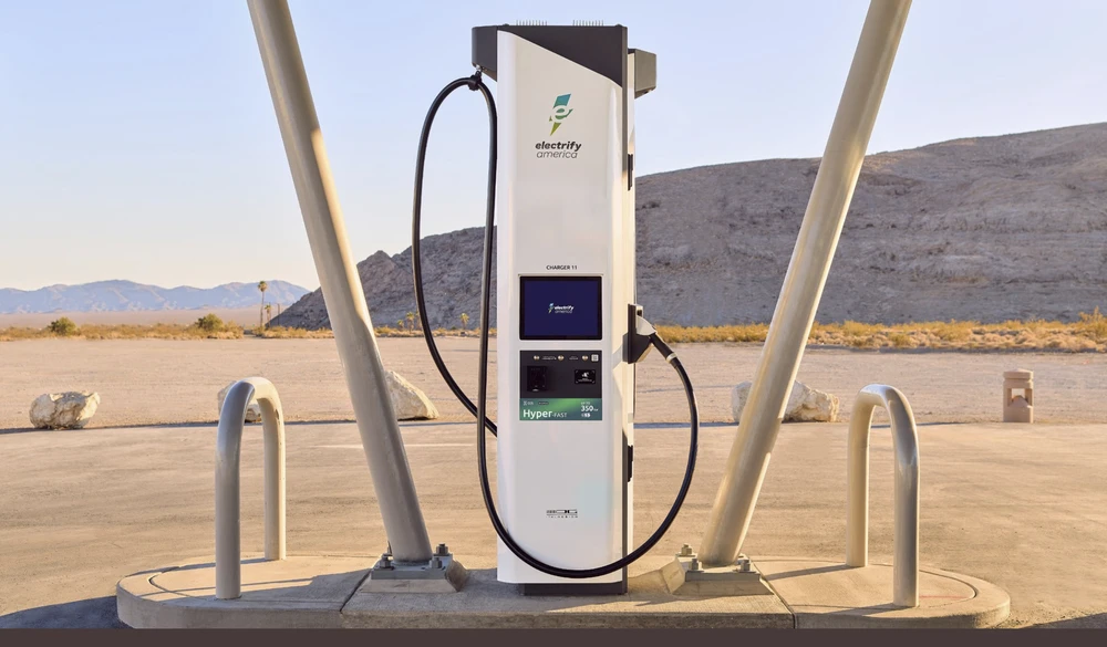 Electrify America tập trung vào bộ sạc nhanh cấp 3 DC. Ảnh: Motorbiscuit.