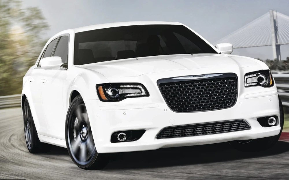 Chrysler 300S - 363 mã lực. Ảnh: Carbuzz.