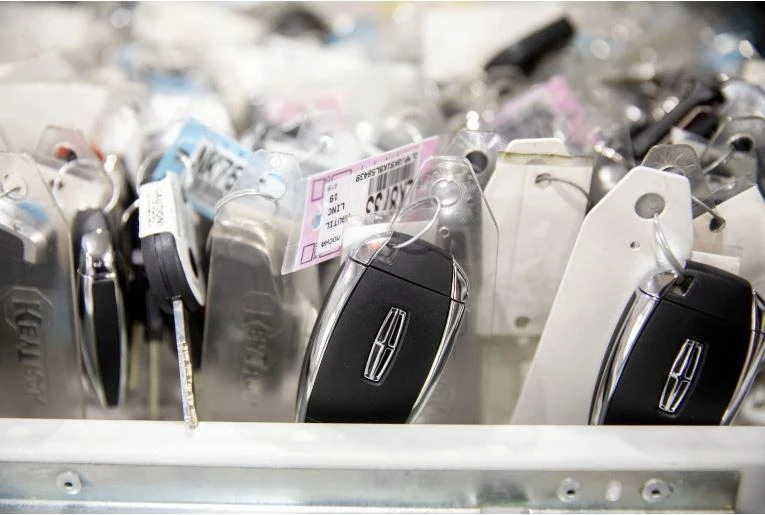 Chìa khóa truyền thống sẽ không còn trên xe hơi với công nghệ xe điện mới. Ảnh: Motorbiscuit. Chìa khóa truyền thống sẽ không còn trên xe hơi với công nghệ xe điện mới. Ảnh: Motorbiscuit.