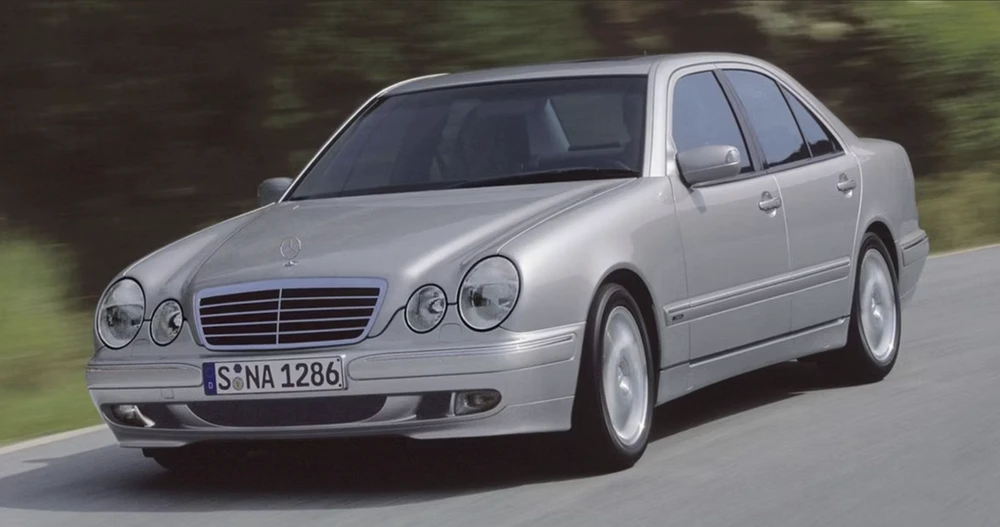 W210 E-Class. Ảnh: Hotcars.