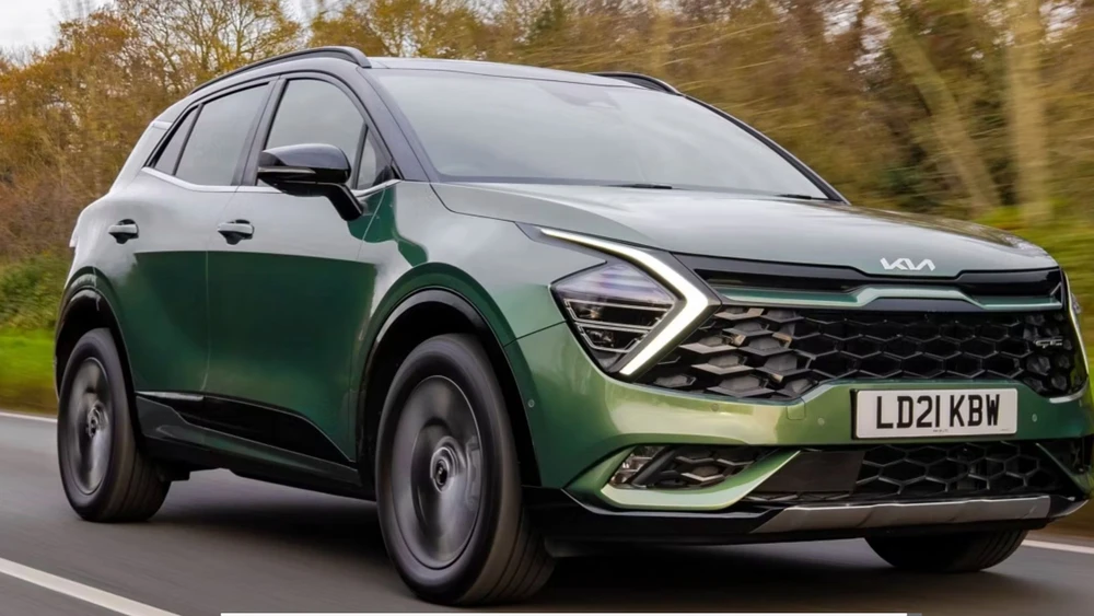 Kia Sportage (có giá 38.490 USD). Ảnh: Hotcars.